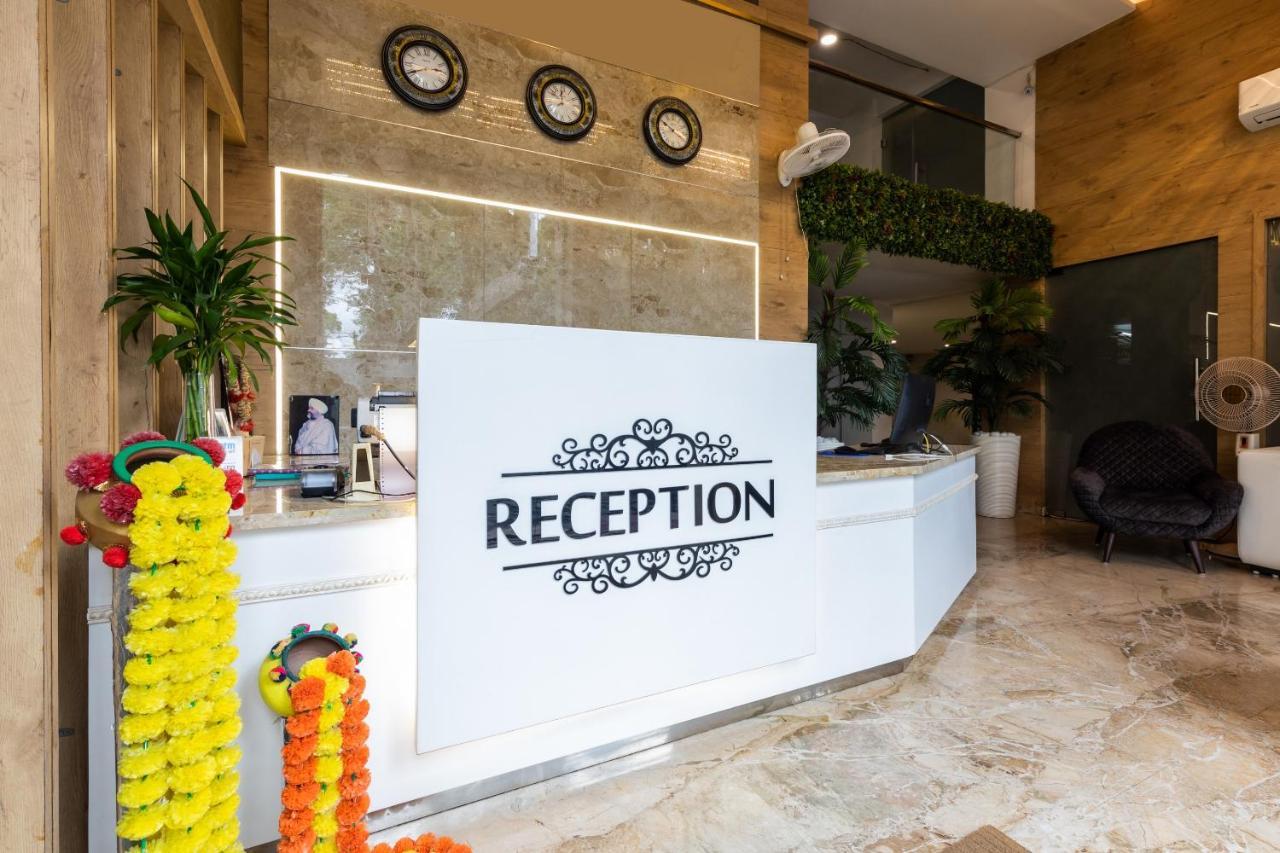 Capital O 47403 Hotel Manjeet Bhópál Exteriér fotografie